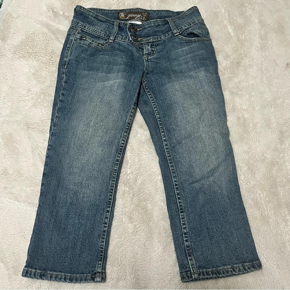 Garage Mid-Wash Capris